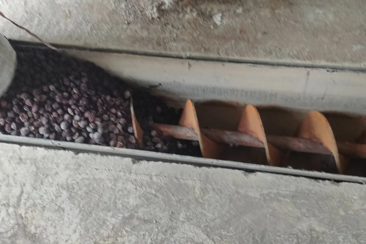 Κοχλιομεταφορέας τροφοδοσίας καυσίμου βιομάζας